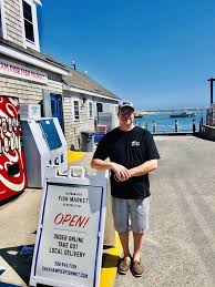 While you eat, watch fishermen unload the days catch and laugh as sassy seals entertain nearby. Photo Gallery Chatham Pier Fish Market Has A Busy Summer Cape Cod Commercial Fishermen S Alliance