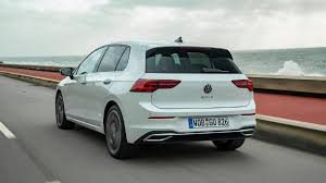 Volkswagen golf 8, bir öndeki jenerasyonuna göre daha teknolojik donanımlarla geliyor. Auto Neuer Vw Golf 8 Das Kann Der Hoffnungstrager Von Volkswagen