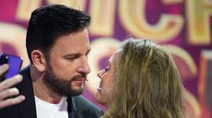 Plant laura müller hier den neuanfang ohne ihn? Michael Wendler Das Kind Mit Laura Wird In Der Hochzeitsnacht Gezeugt Gala De