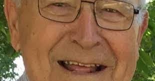 Iris Oswald's Instagram, Twitter & Facebook