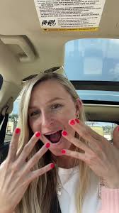 I’m obsessed 🍓☀️🍊 color is DND Ruth 🫶🏻 #nails #reaction #summernails2024