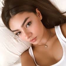 Farah Rodriguez's Instagram, Twitter & Facebook