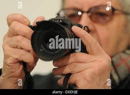 Us photographer painter saul leiter hi-res stock photography and images