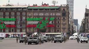 Desfile militar día de la independencia de méxico 16 de septiembre 2016 paracaidistas en caída libre. Celebran El Desfile Militar Por La Independencia De Mexico Sin Publico Por La Pandemia De Coronavirus Cnn Video