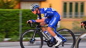 Remco ivenepol giro d'italia on the mountain stage to campo felice. Adriatica Ionica Race Remco Evenepoel S Offre La 3eme Etape En Solitaire Le Soir