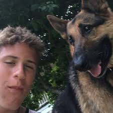 Brooks DeWitt (@brooks.dewitt)