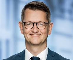 Danish News in Brief: Being a twit