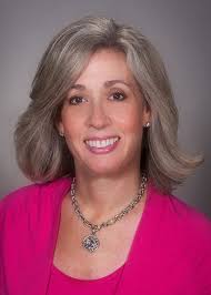 Is Cannonborough a decent area to stay in Charleston for a large group?