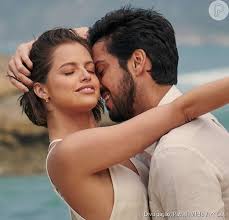 Agatha's birth flower is carnation and birthstone is garnet. Namoro De Agatha Moreira E Rodrigo Simas Conquista Fas E Casal Explica Quimica Nao Fazemos Tipo Purepeople