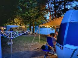 Stop by and enjoy boating, paddle boarding, hiking, fishing, or just relaxing on shore. Camping Belvedere
