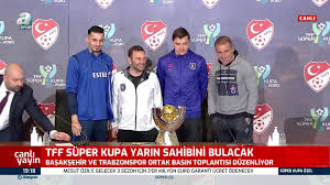 Medipol başakşehir'de süper kupa maçında 7 oyuncu sakatlığı nedeniyle kadroda yer almadı. A Spor Basaksehir Trabzonspor Super Kupa Maci Oncesi Okan Buruk Basin Toplantisi Duzenledi A Spor Facebook