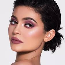 صور مكياج العيون اللوزية لإبراز جمال العينين | مجلة سيدتي