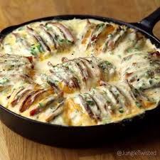 Jalapeno Popper Hasselback Potatoes Save This Video To Make Them Later Credit Twisted Spicy Tasty Hasselback Recipes Twisted Recipes Healthy Recipes