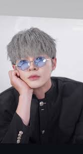 My pretty/handsome, gorgeous prince!! #ziyu