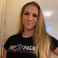 Leanne Richards's Instagram, Twitter & Facebook