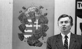 A kacsamesék elsötétülésére, antall józsef tragikus halálára. Ne Felejtsd El Miert Harcoltunk Antall Jozsef Utolso Uzenete Orban Viktornak Pestisracok