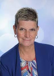 Bernadette Schuller's Instagram, Twitter & Facebook