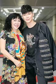 Nathan lee, hồ chí minh. Ujtbqb51 M5ujm