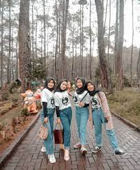 , 👉 deep blue 👉 lovely pink 👉 papper mint 👉 smooth brown teman yang pas untuk silaturrahmi bareng temen, keluarga dan rekan kerja cuma silmi fashion yang cocok 😘. Koleksi Populer Gambar Baju Couple Sama Sahabat Ideku Unik