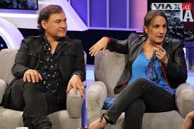 842 likes · 14 talking about this. Claudia Perez Junto A Rodrigo Munoz Y Manuel Jose Ossandon En Cadena Nacional Via X