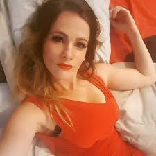 Beauty Bloggers & Make Up Artist's Wedding Day Essentials