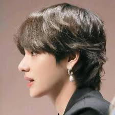 Apreciemos el perfil de Kim Taehyung. 😍 Buenos diaaas.💫 #Vkookislife🌚