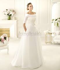 Langes brautkleid in großen größen mit carmenkragen und romantischer schleppe. Hochzeitskleid Carmen Valentins Day Hochzeitsfeier Kleider Hochzeit Kleidung Hochzeitskleid