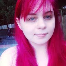 Make a paste with 1 tablespoon of baking soda and 1/2 teaspoon of white vinegar. Roxiejanehunt Diy Color Consult With Hthg And Removing Hair Dye Stains