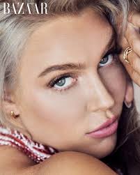 Alexandra Cooper làm giàu vì dẫn chương trình Podcast 18+