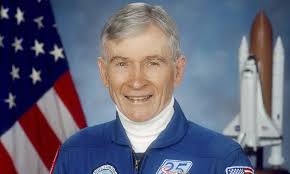 Morre 'lenda' da Nasa, o astronauta pioneiro que foi duas vezes à Lua