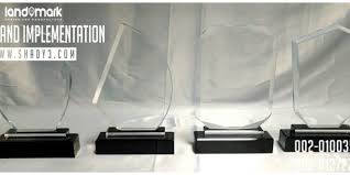 مجموعة دروع كريستال قاعدة مرتفعة جديدة لحفر الليزر Crystal Awards Crystal Trophies Glass Awards Flatscreen Tv Flat Screen Tv