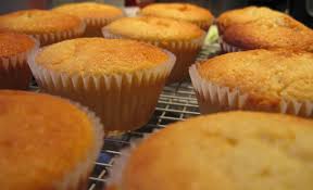 Vous faites partie de ces personnes qui n'ont jamais assez de temps pour cuisiner ? Pate De Base Pour Un Cupcake Facile Et Reussi 12 Cupcakes Moncupcake Fr