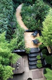See more ideas about front yard landscaping pictures, amazing gardens, garden edging. Landscaping 10 Classic Layouts For Townhouse Gardens Gardenista