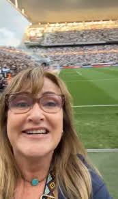É TIMÃO? Vídeo viral de filha de presidente rival na Neo Química Arena agita redes sociais e bastidores do futebol