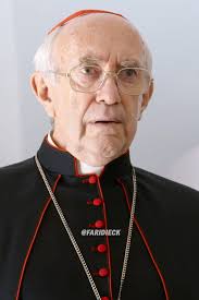 Algunos dicen que Benedicto XVI no fue el problema, sino las víctimas que  nadie quiso ver. Señalan que mientras el mundo lo tachaba de frío,  anticuado o incluso de encubridor, él luchaba