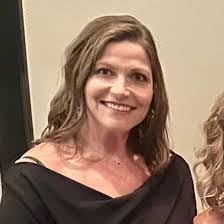 Leanne Calhoun's Instagram, Twitter & Facebook