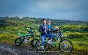 Check spelling or type a new query. Foto Prewedding Di Motor Cross Prewedmoto