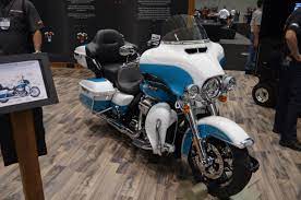 2017 Cvo Limited In White Teal Harley Davidson Harley Davidson Dealers Harley
