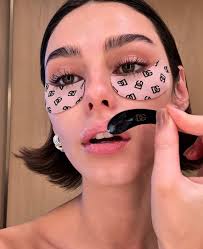 Tips for Smelling Good All Day: Victoria Secret Body Lotion Hacks