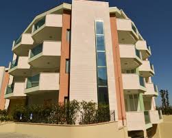 Per le vostre vacanze sulla riviera adriatica il residence vistamare accoglie i suoi ospiti per indimenticabili vacanze in una splendida cornice direttamente sulla spiaggia di roseto degli abruzzi (te). Residence Vistamare Appartamenti Roseto Degli Abruzzi Italy