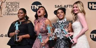 Les figures de l'ombre (hidden figures) est un drame biographique américain coécrit, coproduit et réalisé par theodore melfi, sorti en 2016. Les Figures De L Ombre Remporte Le Plus Grand Prix Des Sag Awards Le Point