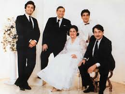 Vijaygiri bava meets ashutosh gowarikar. Watch Randhir Rishi Rajiv Remember Father Raj Kapoor In This Nostalgic Conversation