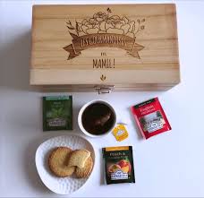Cette fête est assez récente puisqu'elle a été créée en 1987 par une marque de l'industrie agroalimentaire. Fete Des Grands Meres Faire Plaisir A Sa Grand Mere Avec Cadeaux Comjenmag