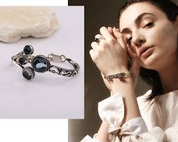 Kara Silver's Instagram, Twitter & Facebook