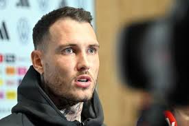 Robbie Amell: Schauspieler freut sich über ersten Sohn