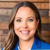 Lisa Toombs's Instagram, Twitter & Facebook