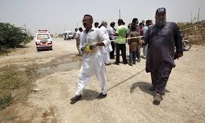 Traffic light cards ataupun kad trafik adalah bahan yang digunakan secara meluas untuk menunjukkan status kefahaman murid. 43 Killed In Attack On Bus Carrying Ismailis In Karachi Pakistan Dawn Com