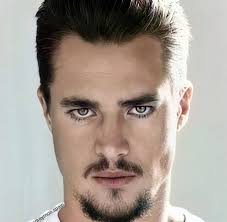 The chillin' warriors. 🤣🤣🤣 Alexander Dreymon aka Uhtred and Mark Rowley  aka Finan Play the puzzle:  https://www.jigsawplanet.com/?rc=play&pid=05a184dc9b73