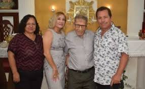 Un siglo de vida celebra contento don Luis Acosta