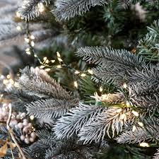 How To Decorate Your Christmas Tree Like A Professional Christmas Tree Lighting Cluster Christmas Lights Indoor Christmas Lights